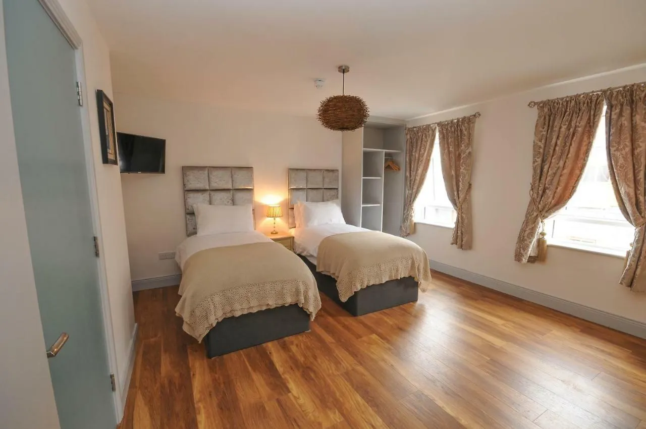 Lodge At The Old Barracks Athenry