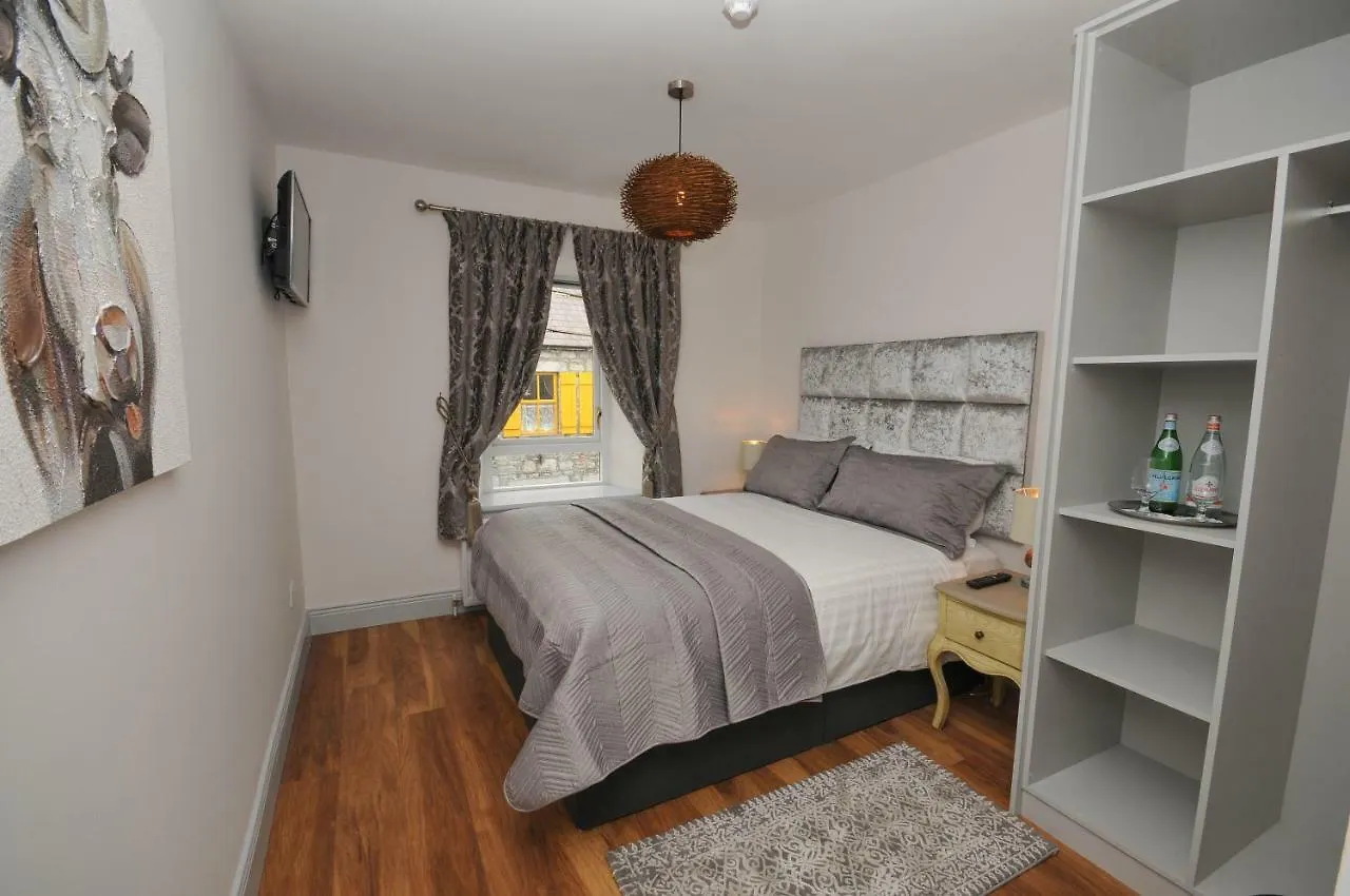 Lodge At The Old Barracks Athenry Irlanda